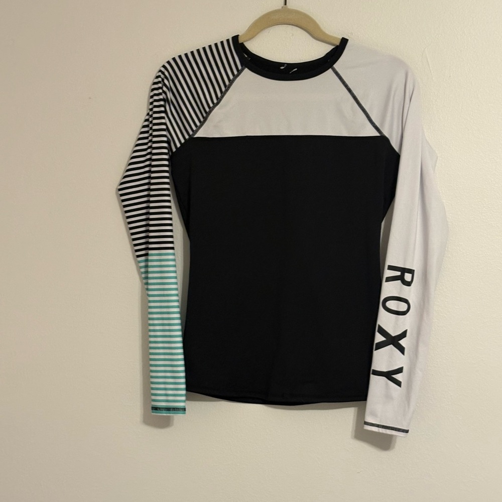 Roxy Monochrome and Teal Long Sleeve Top